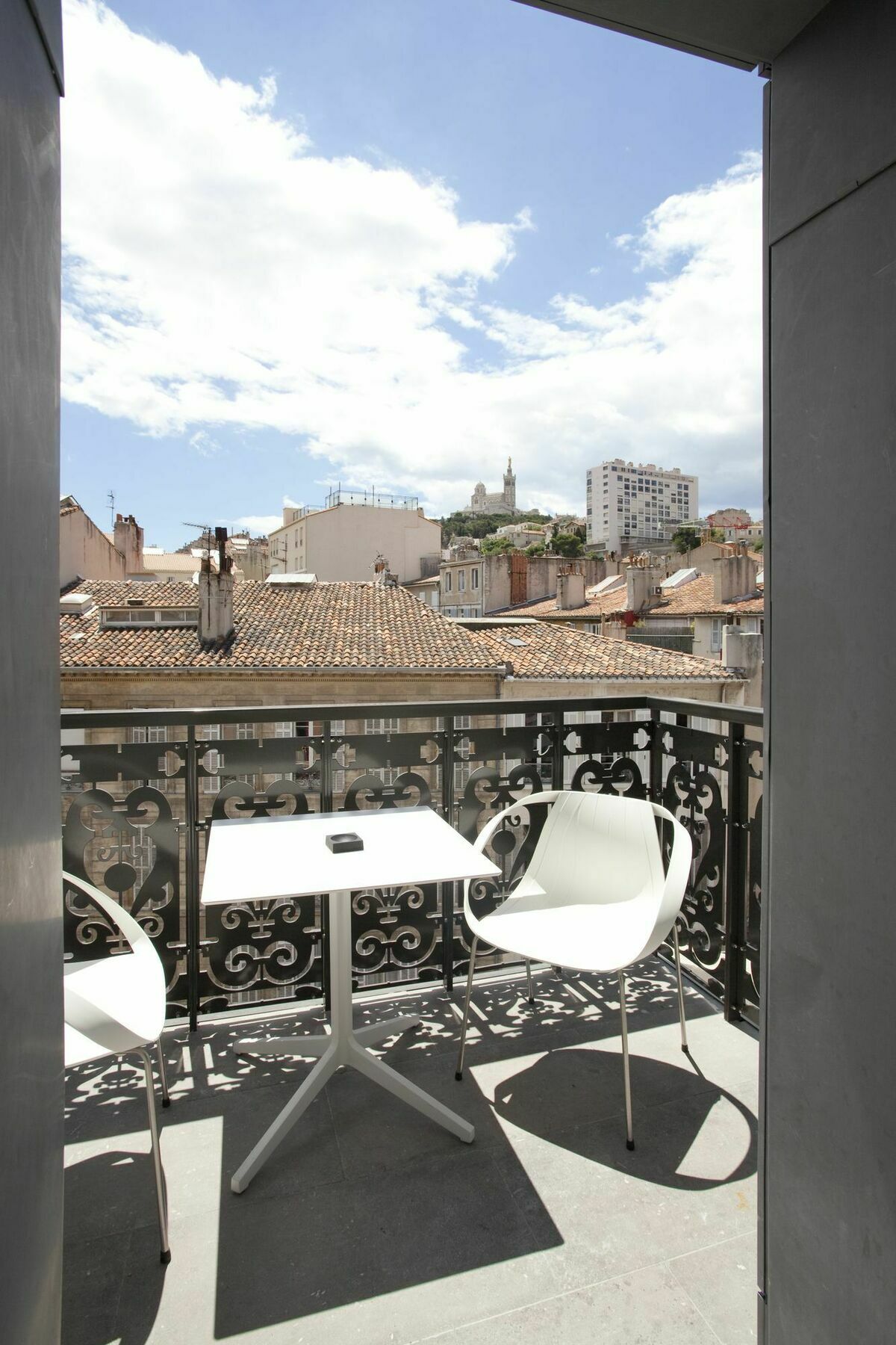C2 Hotel